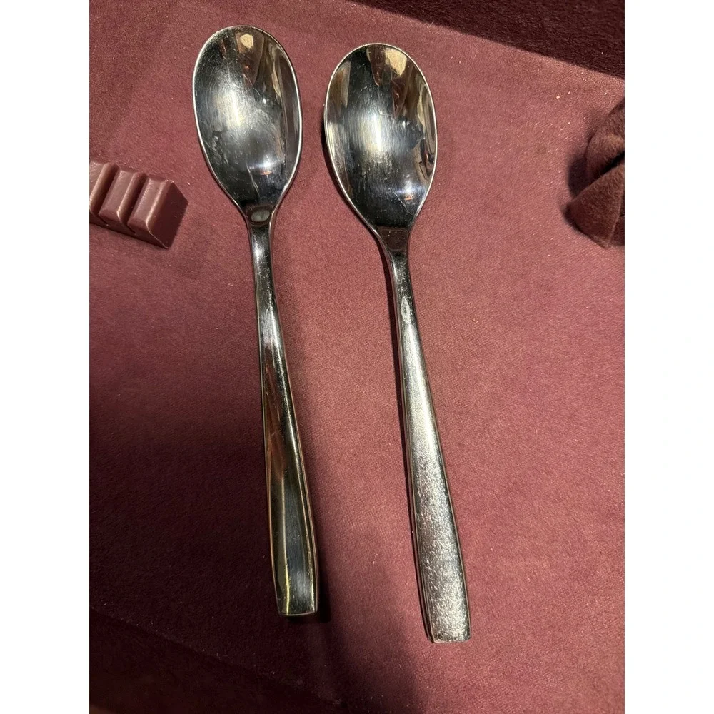Mikasa Delano 18/10 Stainless Steel Flatware 8 ‎ Piece Set Knives Forks Spoons